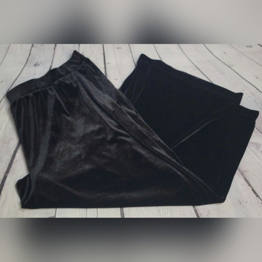 Torrid Black Velour Wide Leg Crop size 3X NWT Comfort Stretch